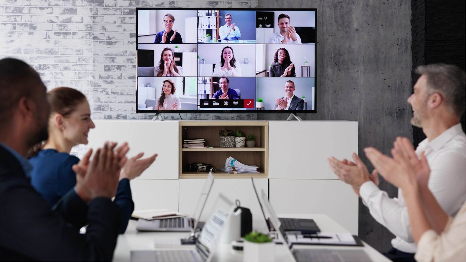 Harnessing Technology to Overcome Remote Work Challenges Best Practices for Virtual Teams Harnessing Technology to Overcome Remote Work Challenges Best Practices for Virtual Teams